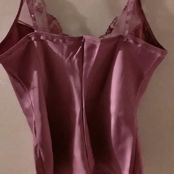 NWT Vintage FORMFIT Lace Trimmed Camisole - Picture 3 of 6